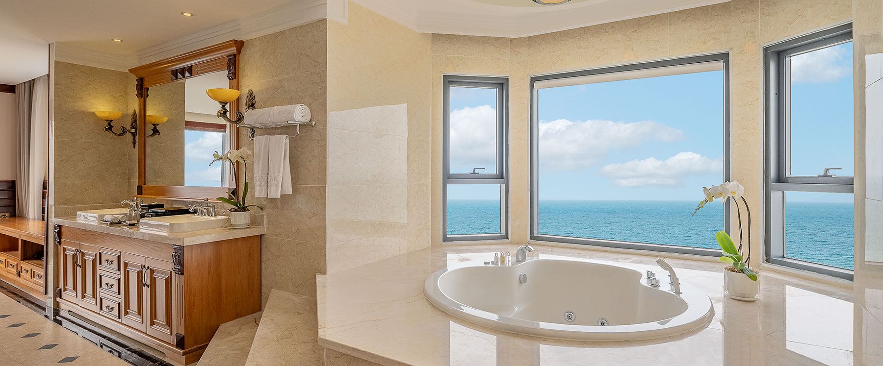 Ocean President Suite